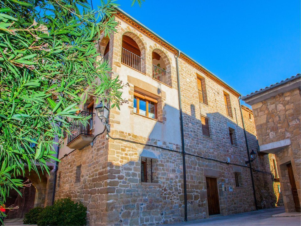 Aquest edifici d’època moderna se l'anomena ‘la casa de les estrelles’, per la seva cúpula amb l'observatori astronòmic. Aquest edifici d’època moderna se l'anomena ‘la casa de les estrelles’, per la seva cúpula amb l'observatori astronòmic.