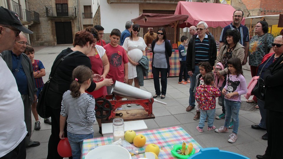 Fira de la Poma i Templers i el Correpoma de Barbens 1