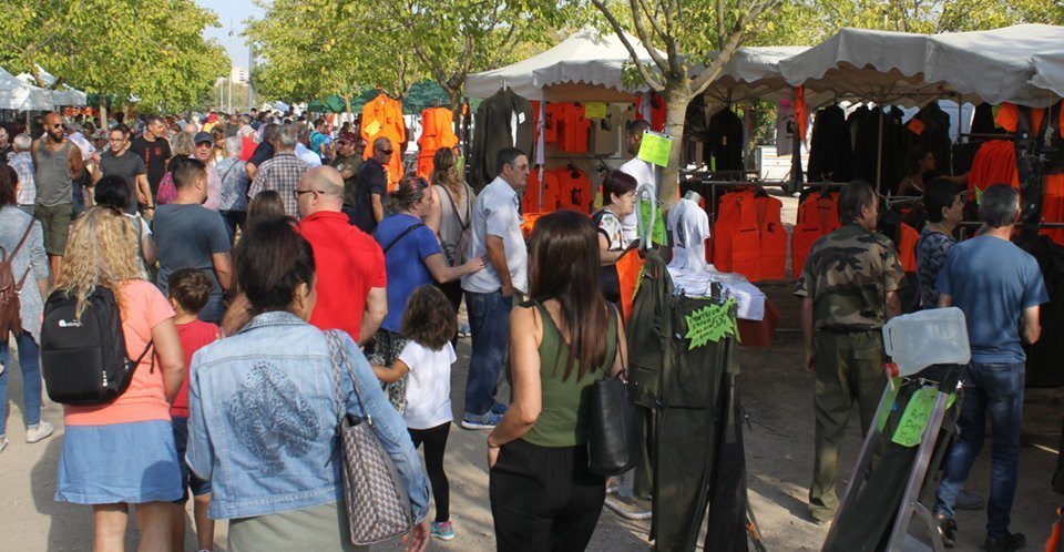 Un nombròs públic va visitar la zona expositiva de la Fira del Caçador de Tàrega