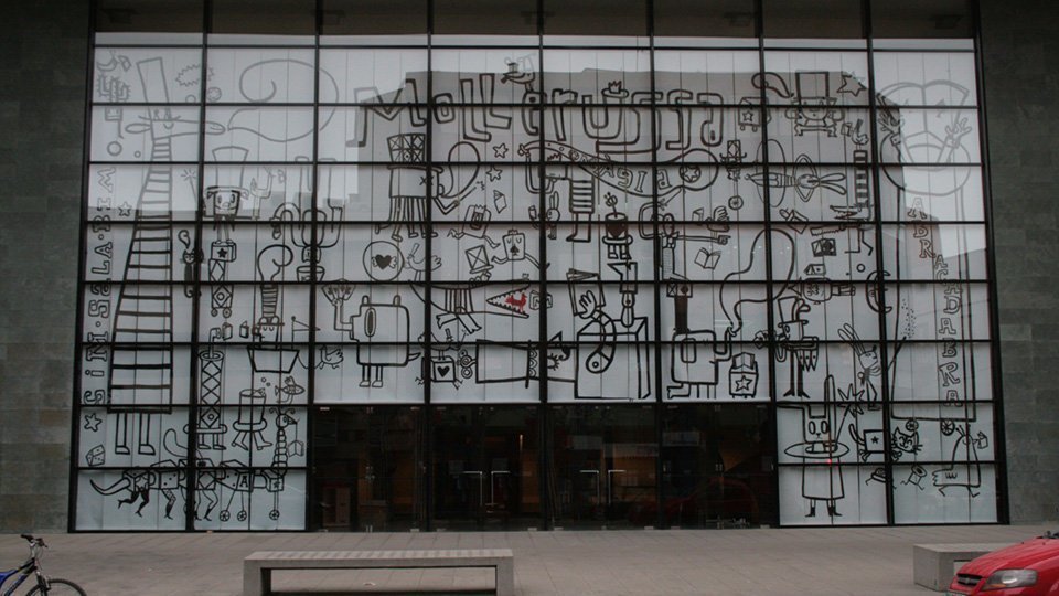 Mural que va presidit el saló del Llibre l'any 2015