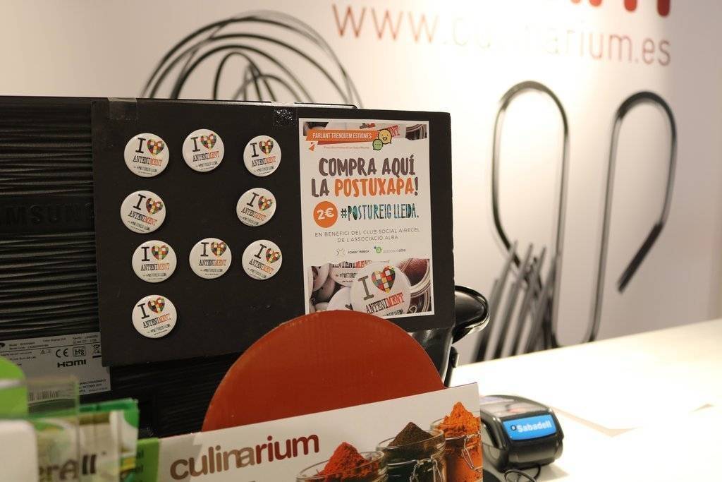 Postuxapes solidàries 'I LOVE ANTENIMENT' de Postureig Lleida