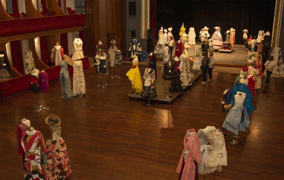 Record Guinnes Vestits de Paper a Mollerussa 1