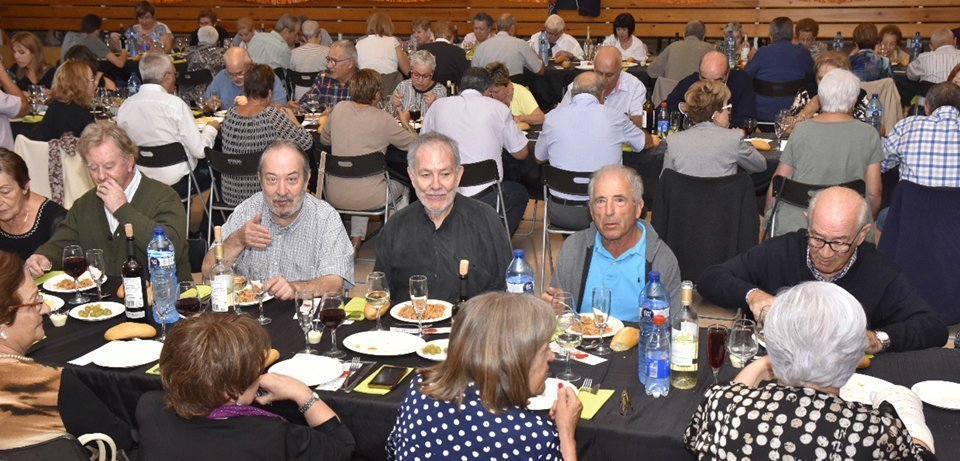 Dinar de germanor en el decurs e la Festa de la Gent Gran de Sidamon 2