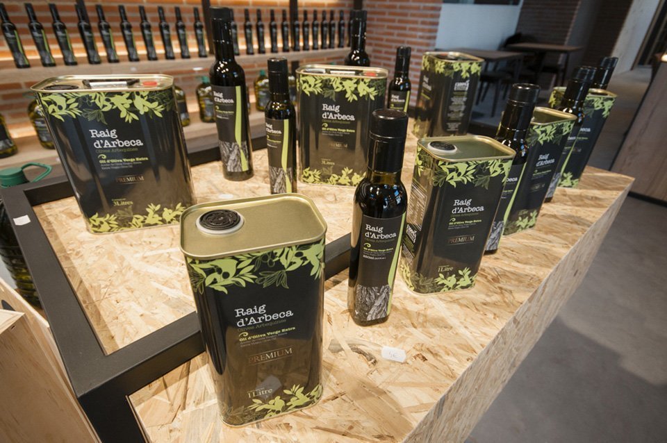 Productes de l'Oleoteca Raig d'Arbeca escenari del #Gastrosarao