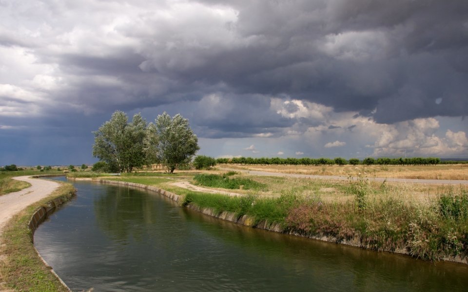 © Fotografia de Josep Anton Pérez. El Canal Principal al seu pas pel Pla d'Urgell.