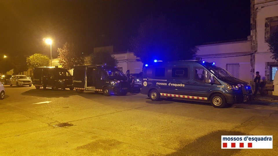 El dispositiu policial en l'operació anti droga a Alfarràs