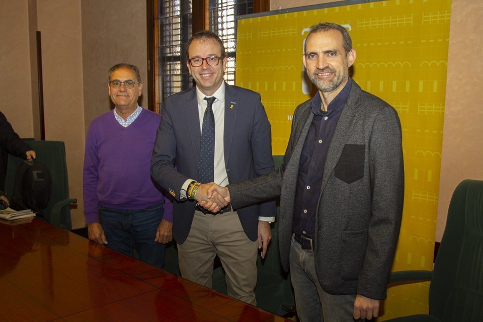 Marc Solsona i David Gall, signen l'acord de col·laboració, per l'Ajuntament i Sorea