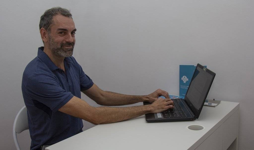 Joan castillon en la consulta de TESANA