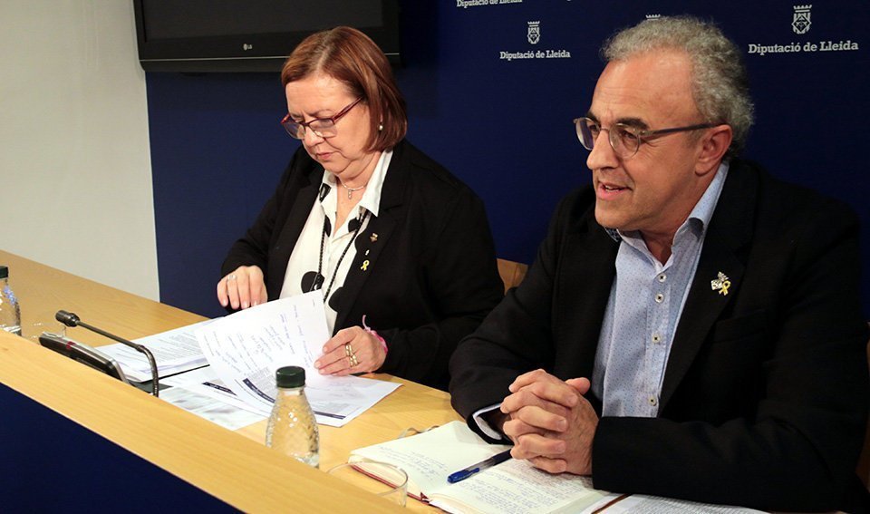 La presidenta de la Diputació de Lleida, Rosa Maria Perelló, amb el vicepresident Enric Mir