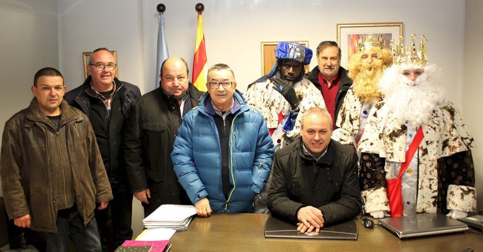 L'alcalde Jordi Calvís i la corporació va rebre als Reis Mags