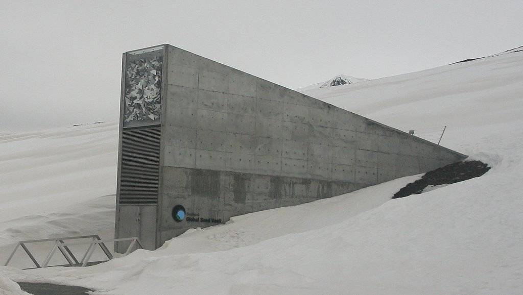 Global_Seed_Vault_(cropped) By Miksu - Own work, CC BY-SA 3.0, https://commons.wikimedia.org/w/index.php?curid=61440471