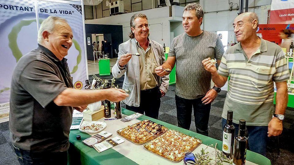 El president de la DOP Les Garrigues, Enric Dalmau en la Fira de l'Oli de les Borges Blanques