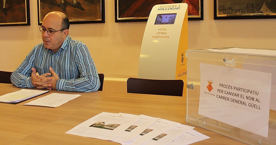 El paer en cap Ramon Royes presenta el procés participatiu del carrer General Güell 1