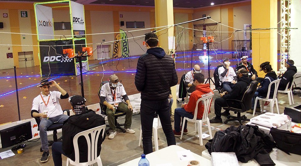 Pilots en una de les curses de la Drone Party de Mollerussa