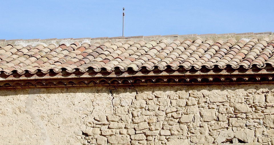 Una esquerda a l'exterior de l'església d'Alpicat.
