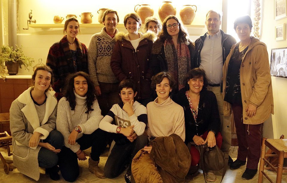 La família d'Alberto Macarulla, en la visita a Cal Sinén