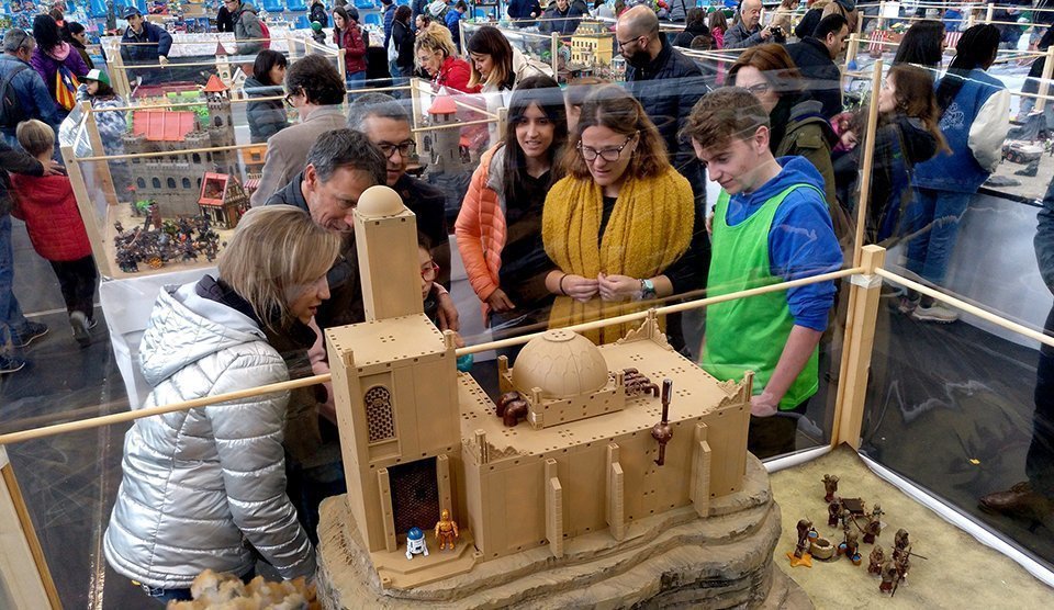 Acte inaugural amb representants d'Agrat, SomosClicks i l'Ajuntament de Tàrrega (1) - Palau de Jabba - Star Wars