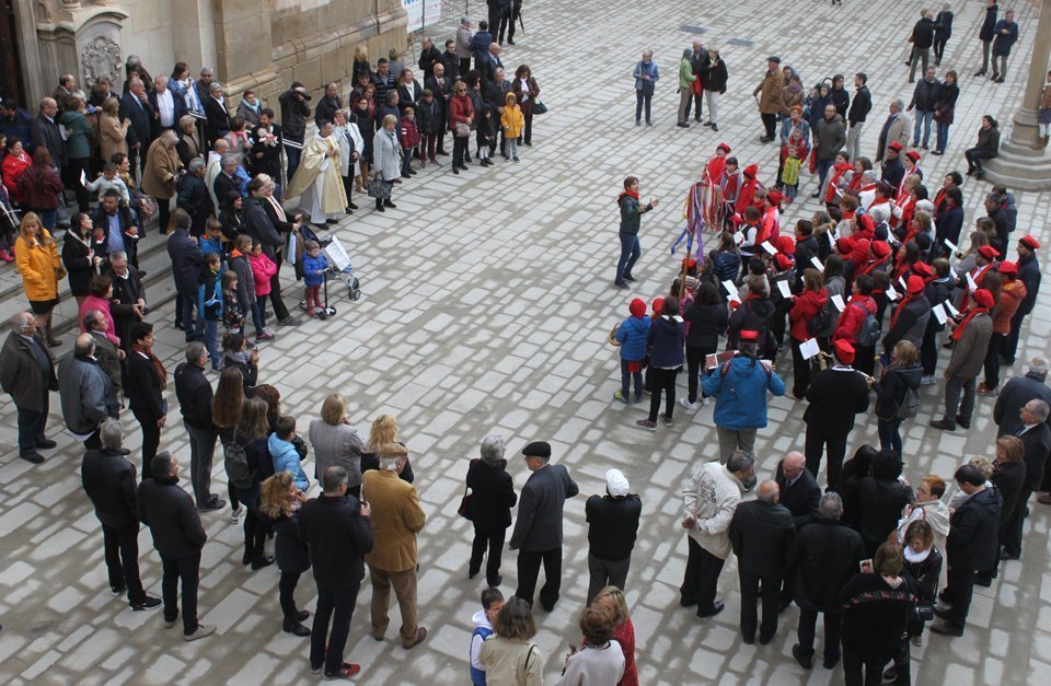 Les caramelles, a la plaça Major de Tàrrega