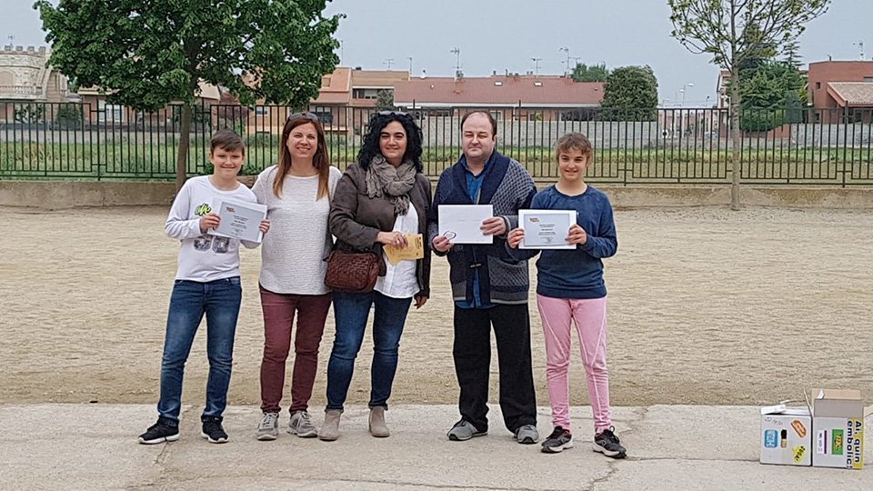 Lliuramet del premi de la gimcana lingüística pels comerços de Mollerussa