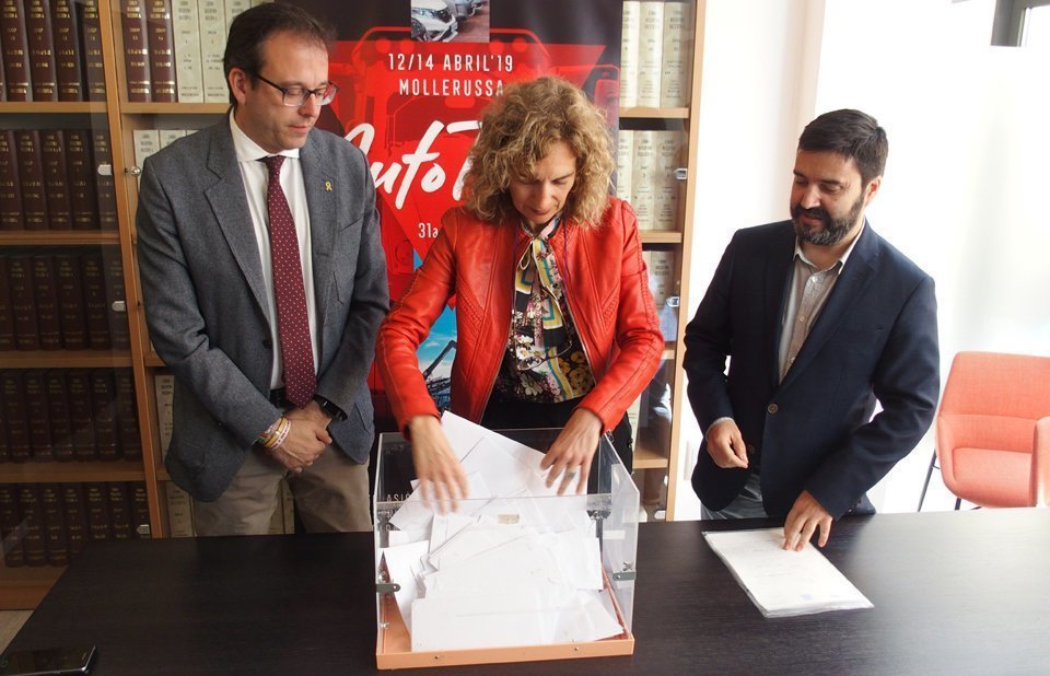 Sorteig del Premi de 3.000 euros entre els compradors d'un cotxe a la fira Autotrac