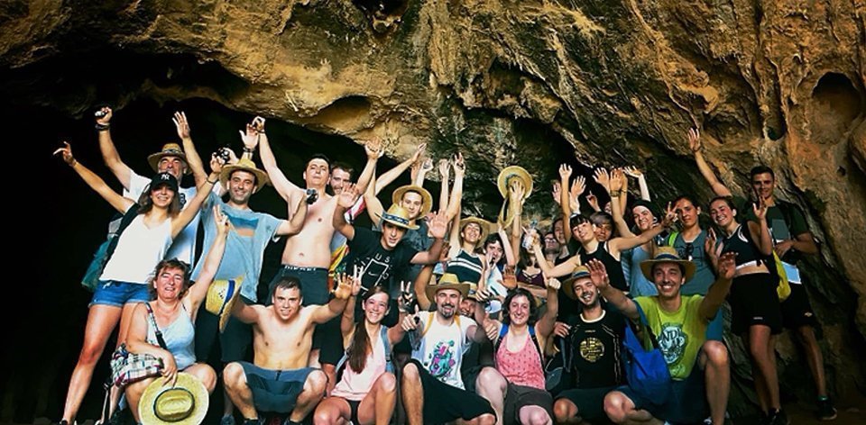 Participants en la primera edició de l'Encomarca't visiten l'Alt Empordà