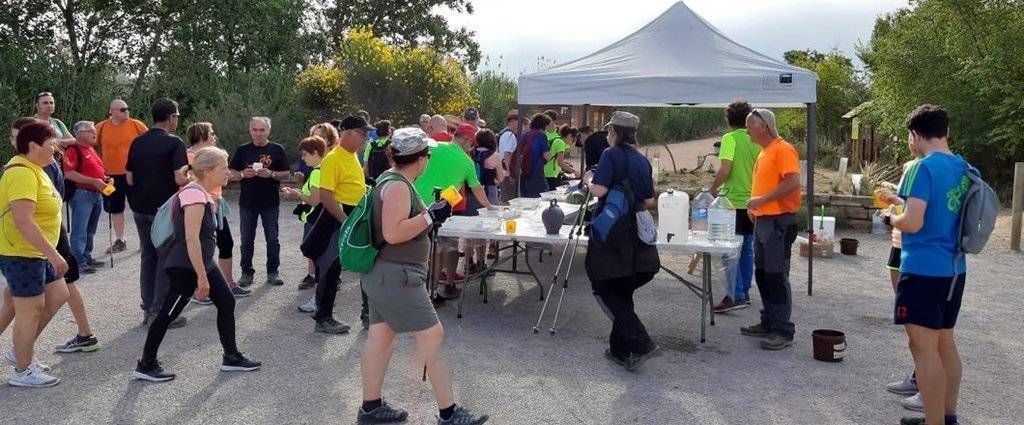 Un punt d'avituallament en la Marxa Mascançà