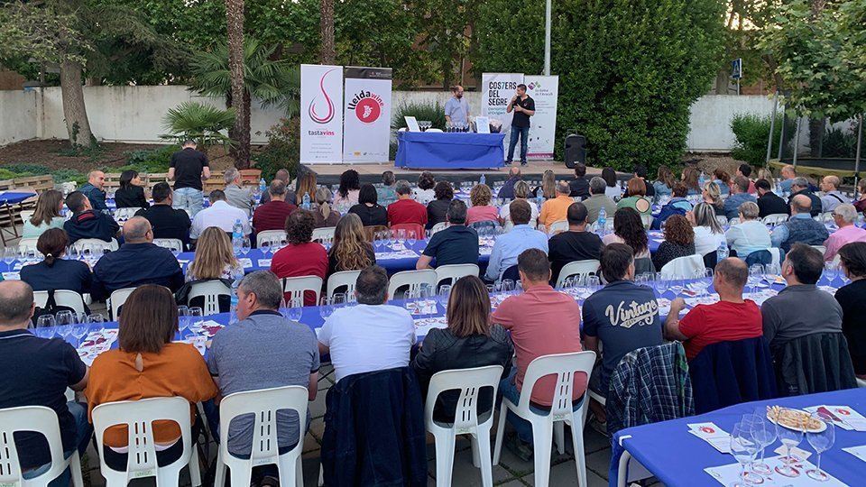 Tastavins otganitza el Tast en el decurs de la Festa de les Cassoles