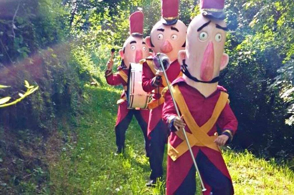 Personatges de l'espectacle 'Manneken's piss' de la companyia Campi Qui Pugui - L'espectacle 'Manneken's piss' de la companyia Campi Qui Pugui - Campi Qui Pugui Produccions