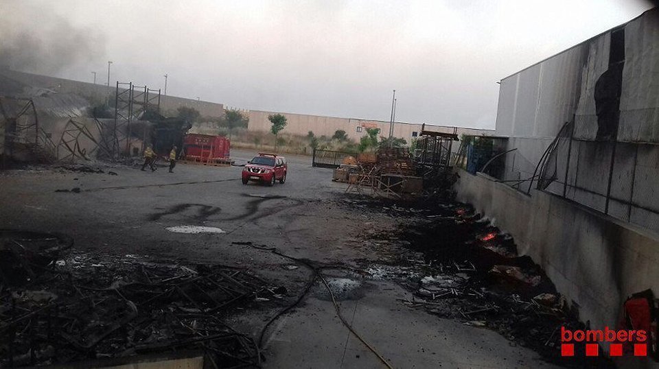 Els bombers donen per extingit l'incendi de Cerbera