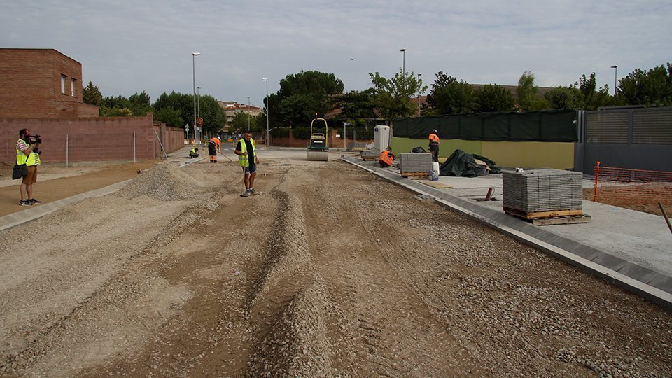 El vial d'accés al nou Institut de Mollerussa