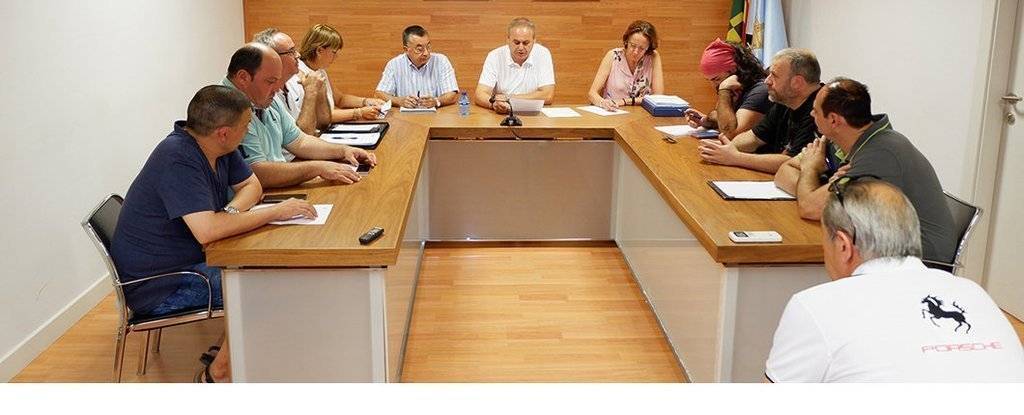 Imatge d'arxiu d'un Ple de l'Ajuntament de Golmés