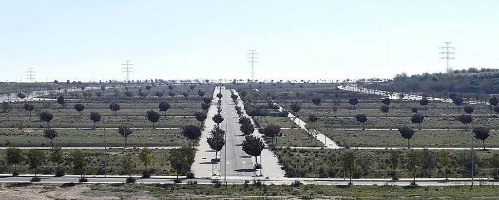 Terrenys on es projecta el parc comercial a Torre Salses ©Territoriscat