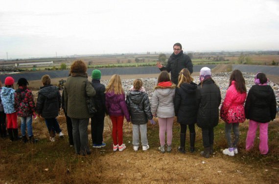 Activitats escolar abocador Castellnou de Seana