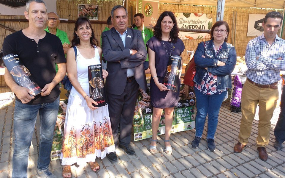 Lliurament d'obsequis durant l'acte inaugural