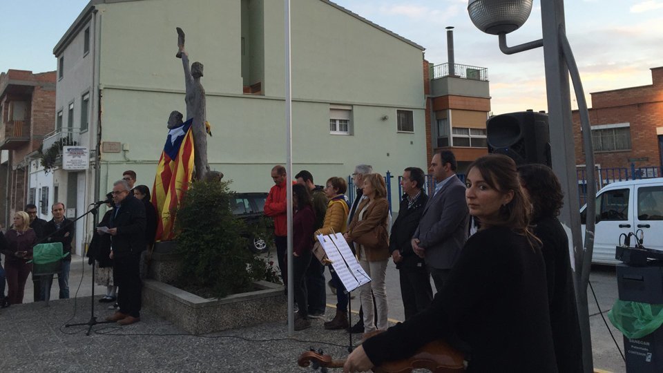 Ofrena floral unitària a Lluís Companys, a les Borges