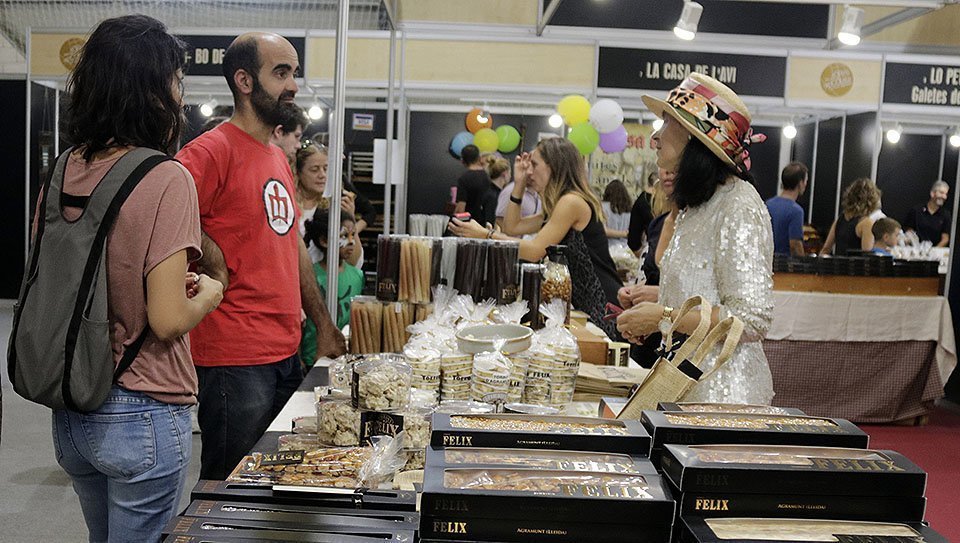 Estand de la firma Torrons Fèlix a la Fira del Torró i la Xocolata a la Pedra d'Agramunt,