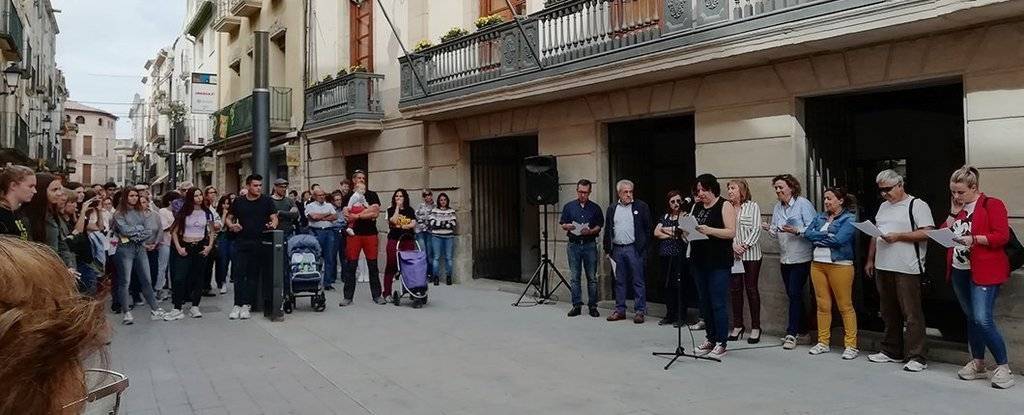 Concentració de rebuig a la sentència davant de l'Ajuntament de les Borges