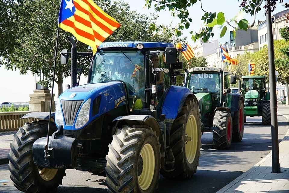 Concentració dels tractors a la crida del 3 d'octubre del 2017
