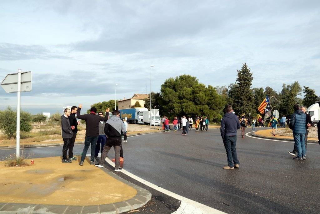 Pla general del tall a l'N-240, a la rotonda de Margalef, al terme municipal de Torregrossa, el 18 d'octubre del 2019. (Horitzontal)