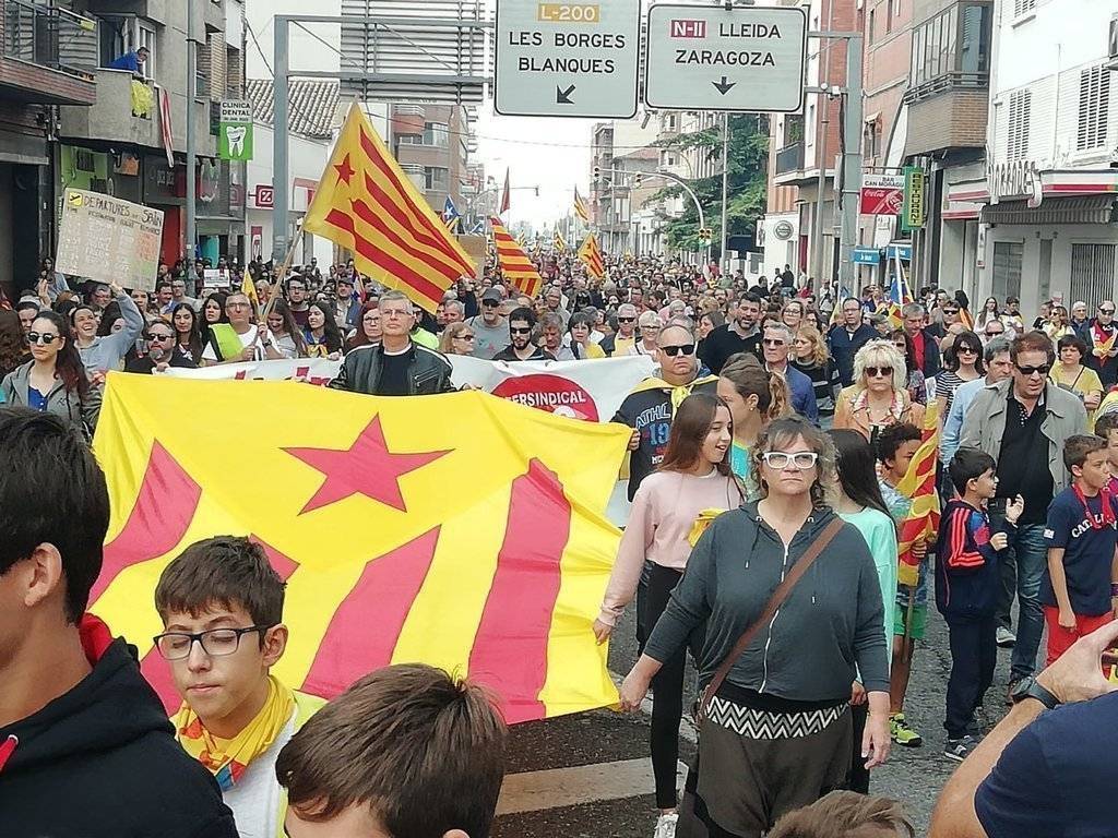 La manifestació a Mollerussa el 18-O - Esther Barta