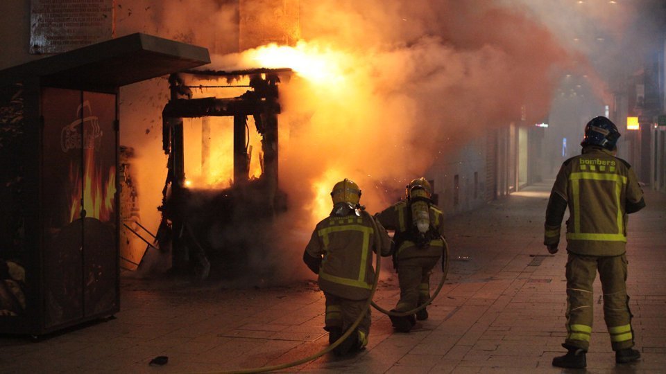 Radicals s'enfronten amb els cossos policials 18 octubre a Lleida