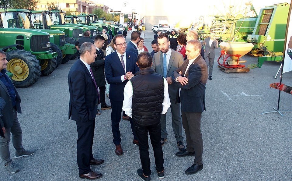 Visita de les autoritats a la fira Autotardor 2019