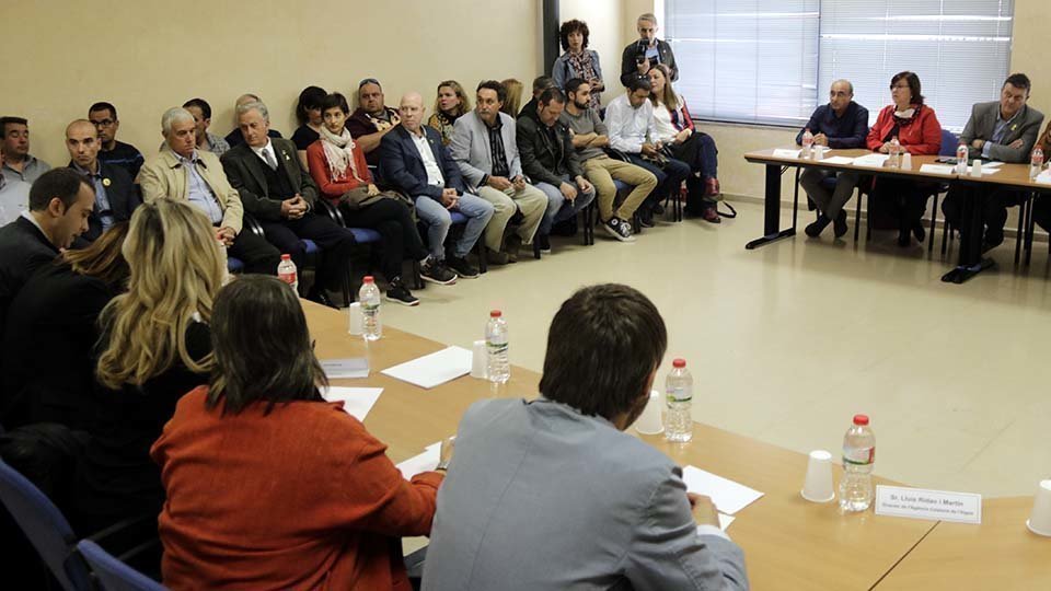 Pla obert dels alcaldes de les Garrigues al consell d'alcaldes a les Borges Blanques en què hi ha participat el president de la Generalitat, Quim Torra, el 27 d'octubre de 2019. (Horitzontal)