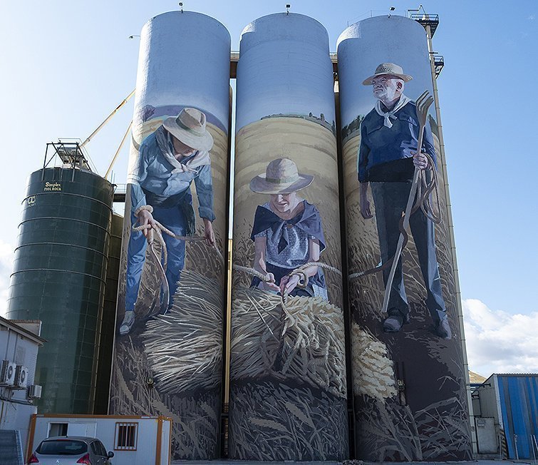 Mural de Jofre Oliveras, i Nil Safont a les sitges de la Cooperativa d'Ivars a Torregrossa