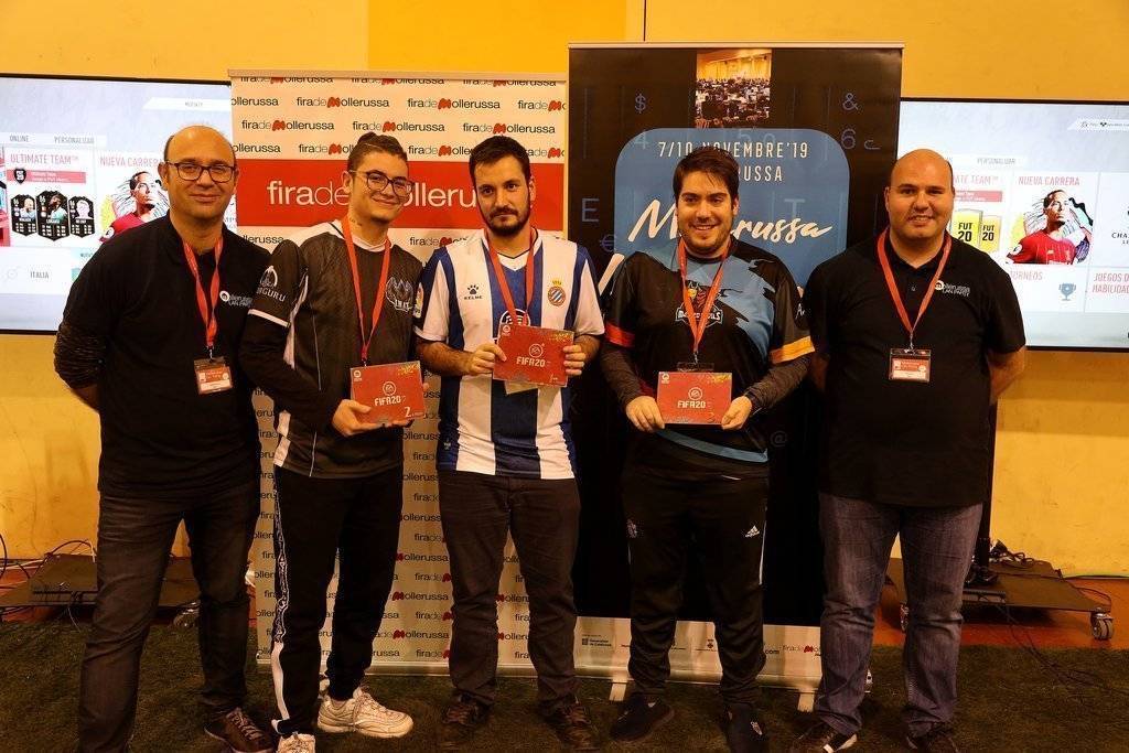 Imatge de grup de guanyadors en una de les competicions de la Mollerussa Lan Party - Autor foto Antonio Tehàs