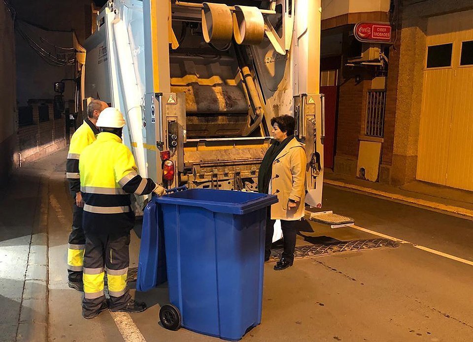 Els operaris de la recollida porta a porta a Alcarràs 1