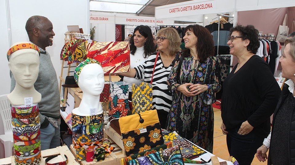 L'alcaldessa de Tàrrega  Alba Pijuan visita els expositors