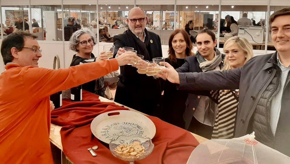 Eduard Pujol visita el mercat De Prop de Preixana