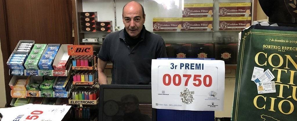 Josep Saló en el seu establiment a Mollerussa