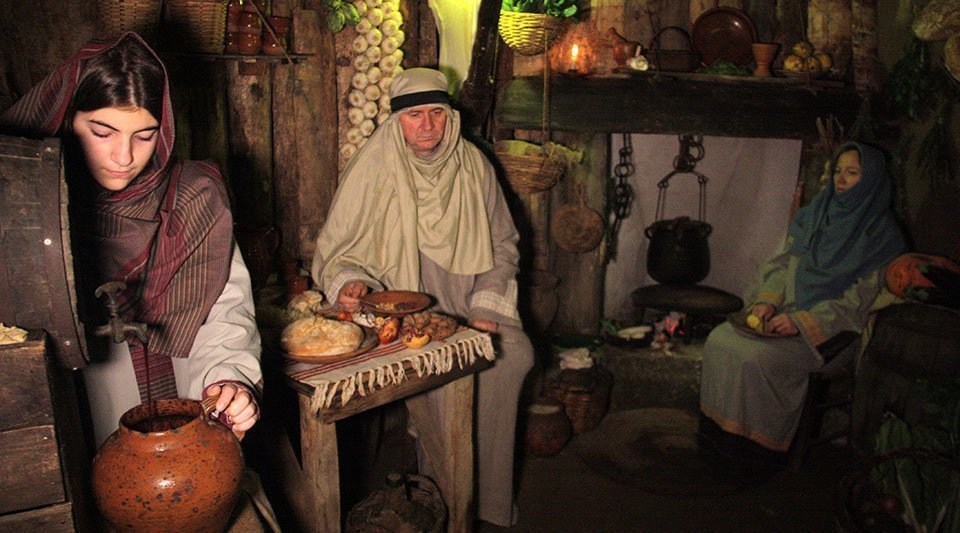 Pla general d'una de les escenes renovades del Pessebre Vivent de Linyola. Imatge del 26 de desembre de 2019 (Horitzontal).